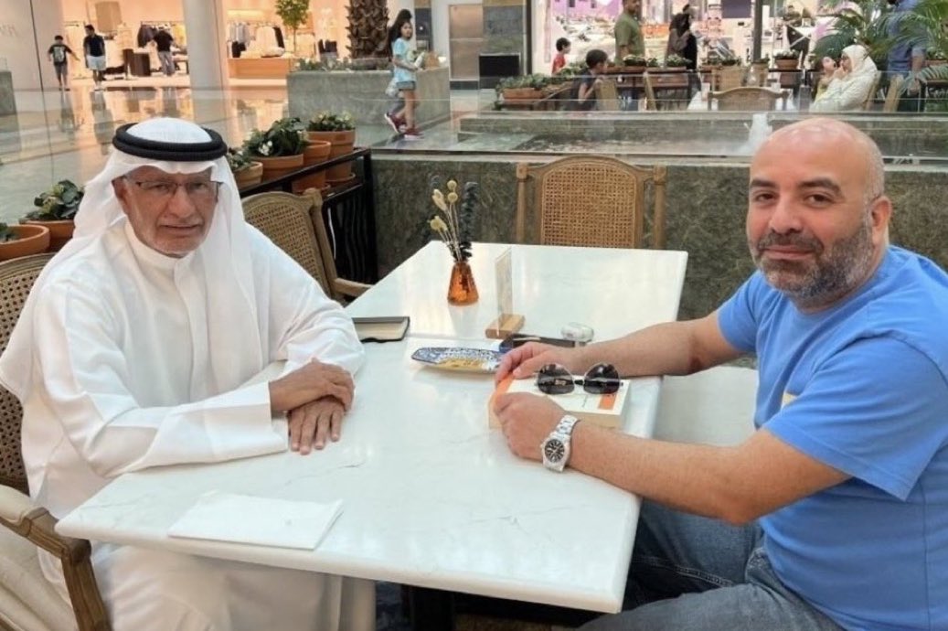 توقيع صفقة ارتزاق .

<a href="/Abdulkhaleq_UAE/">Abdulkhaleq Abdulla</a>

<a href="/AAbdulsaeid/">Abduljalil Alsaeid عبدالجليل السعيد</a>