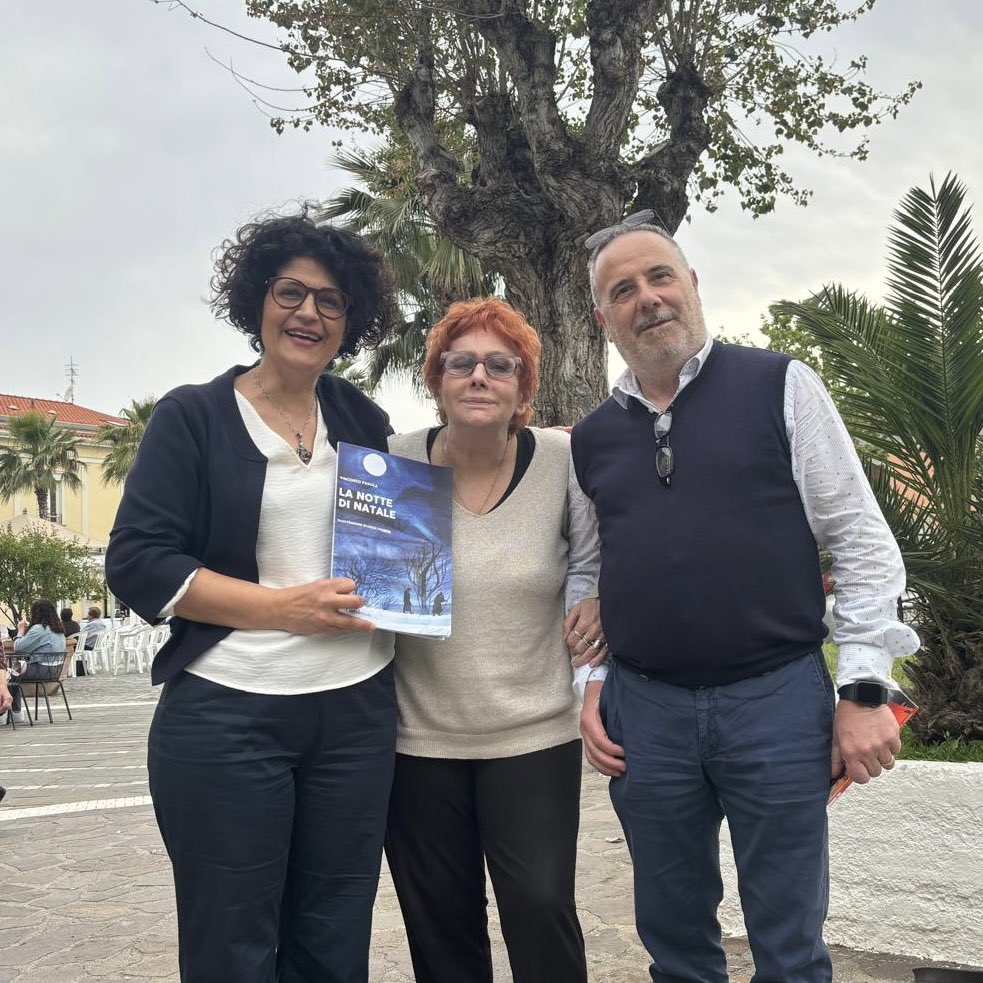 Con profonda tristezza salutiamo Maria Rita Parsi. Autrice luminosa, pensatrice generosa e, per noi, carissima amica. Oggi il silenzio pesa, ma resta la tua voce e l’affetto profondo che ci lega a te. Grazie, Maria Rita. Ci mancherai. ❤️ #MariaRita #MariaRitaParsi