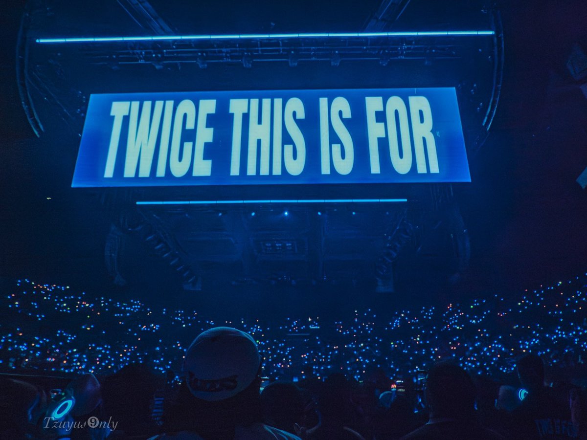 when it goes dark and the whole arena suddenly turns blue, there is no other feeling like it