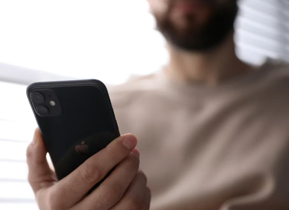 Applemagoff's tweet photo. Pourquoi iOS empêche l’enregistrement des appels ?
Et quelles alternatives existent vraiment.
➡️ https://t.co/OOwqi79jb3 #iPhone #iOS #Explications https://t.co/JFA8COflzH