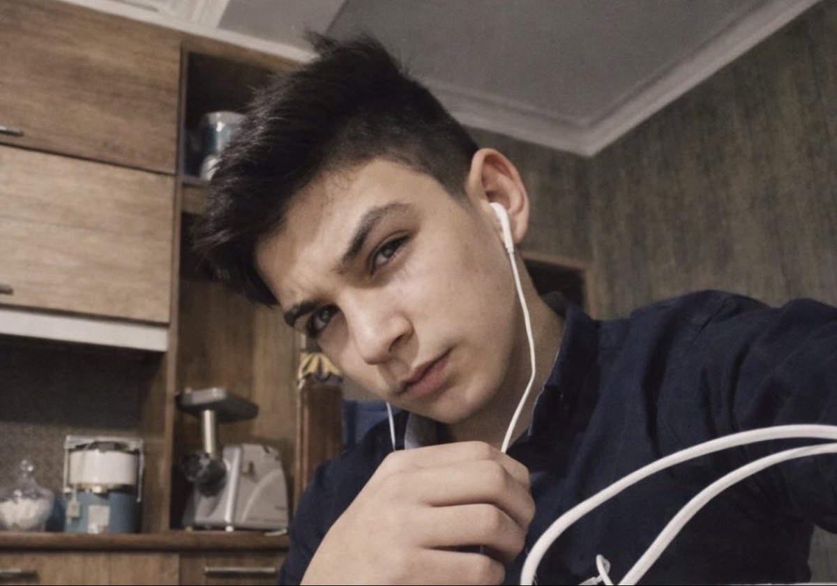 ⚠️URGENT | Iran⚠️

Ashkan Talebi called his mother and told her that the Islamic Republic plans to execute him tomorrow.

As long as the Islamic Republic remains in power,
killing and repression will never stop.

#Ashkan_Talebi
 #KingRezaPahlavi #RezaPahlaviForIran