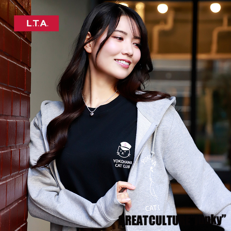 倉持明日香さんとのコラボアイテムが 大好評予約受付中🫶🏻🫧 脱いだり