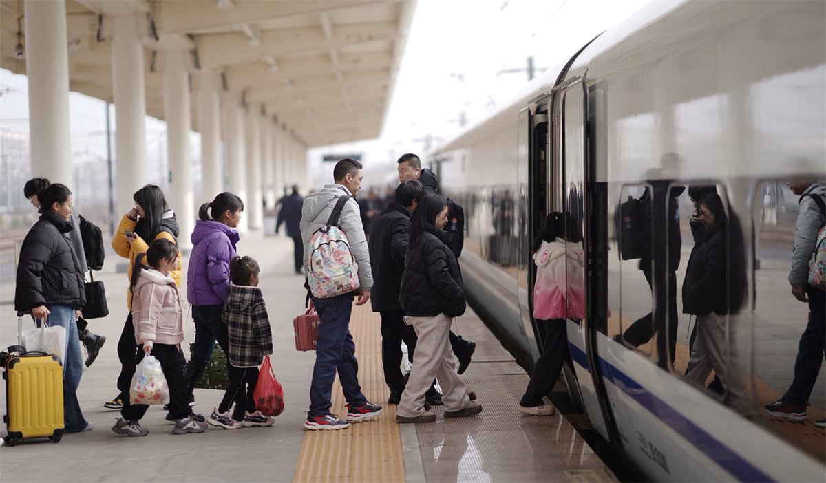 chenqj86's tweet photo. The first day of the Spring Festival travel rush in Quzhou https://t.co/gYz2Cg5kpv