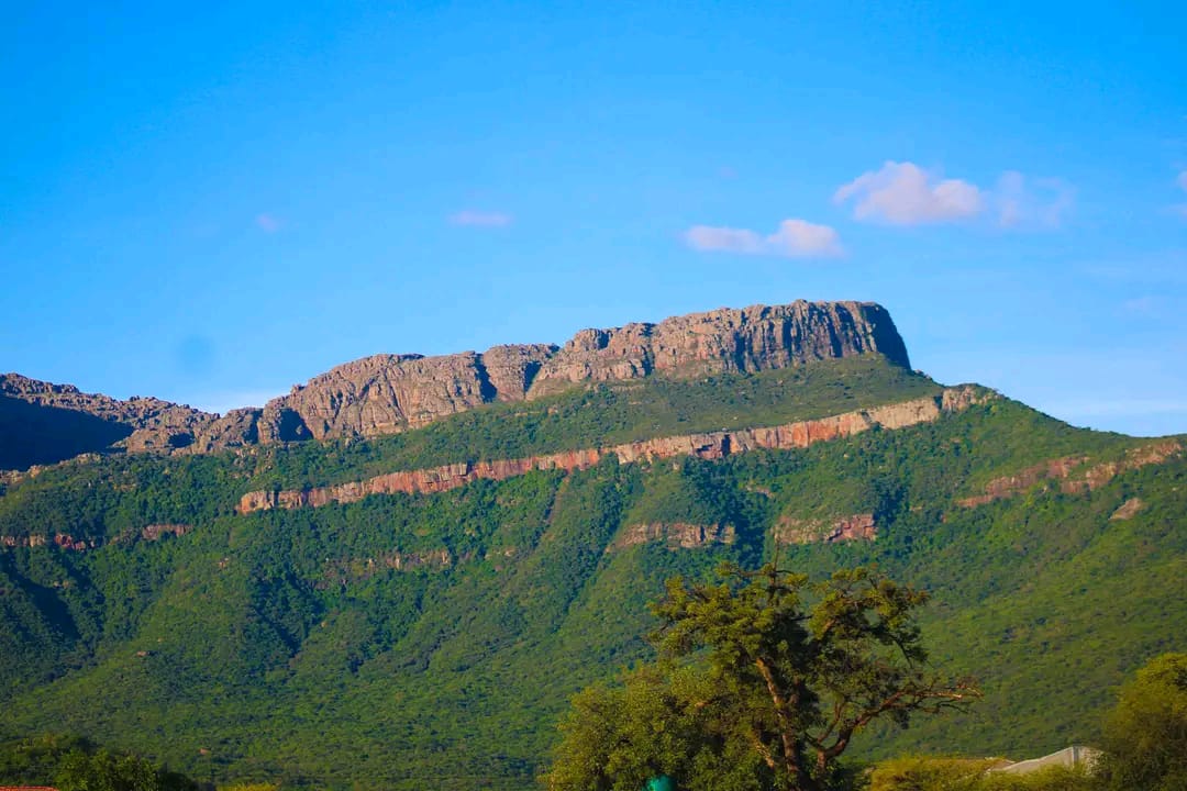 mohlabneng's tweet photo. @mrsydneylive @Mothematiks Hananwa or Ga Mmaleboho
 The place is called Sweethome. This one is also in Hananwa called Monna a sena Moriri. https://t.co/T5lSIJVbJh