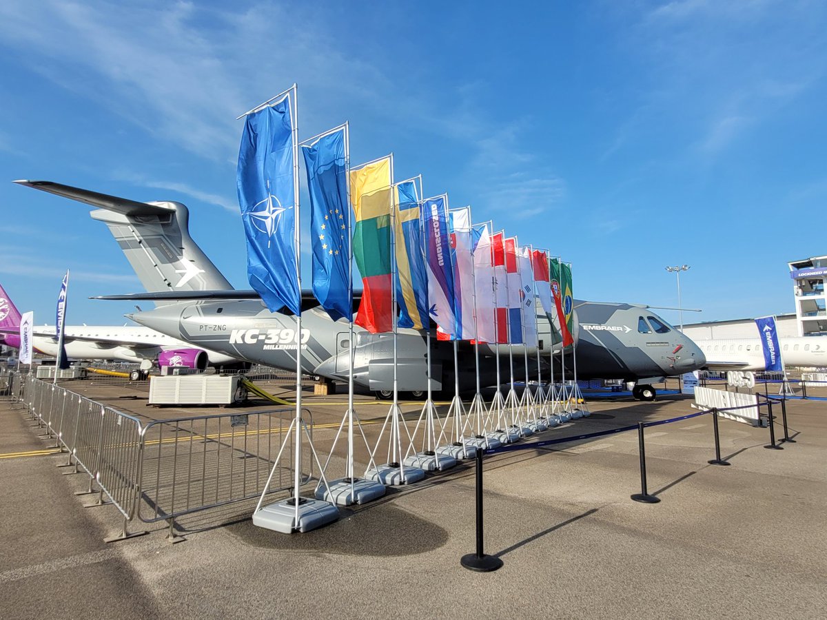 Another flag to join the KC-390 display as Uzbekistan places firm order for unspecified number of Millennium tanker-transports at #SingaporeAirshow