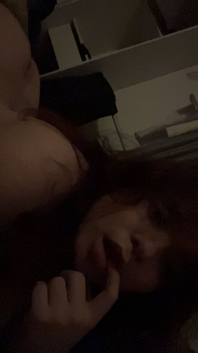 Rt si vous voulez que je sois votre pute !

Rt if you want me to be your slut ;)