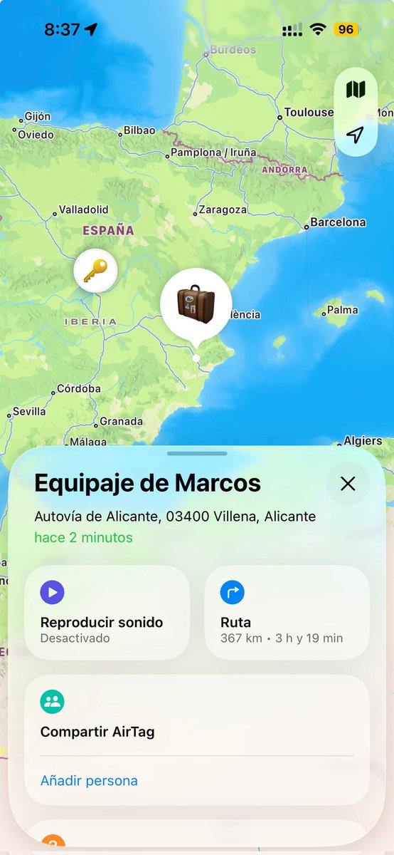 Buenos días <a href="/Iberia/">Iberia</a>, una de las 4 maletas que nos perdisteis hace 5 días va por carretera camino de Alicante. No habréis tenido el cuajo de tenerla 5 días en mitad de la terminal hasta que ha llegado alguien y se la ha llevado. ¿Verdad? ¿Verdad?