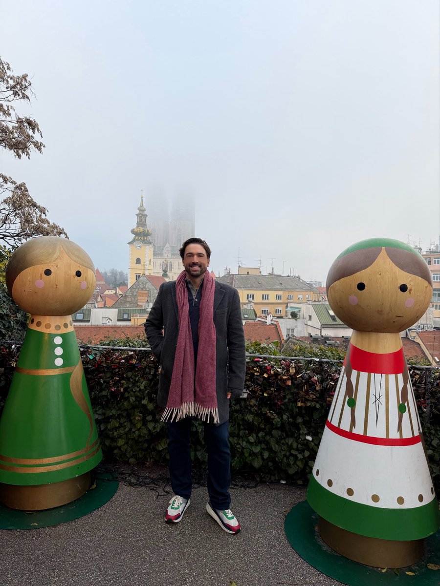 2 - 2 - 2026

Empiezo este segundo mes del año recordando mi reciente viaje a Zagreb lleno de arte, historia y emoción.

En el casco antigüo encontré Gornji Grad, la catedral, las vistas desde lo alto, el Museo de las Relaciones Rotas, la Torre Lotrscak, Nikola Tesla y un hotel