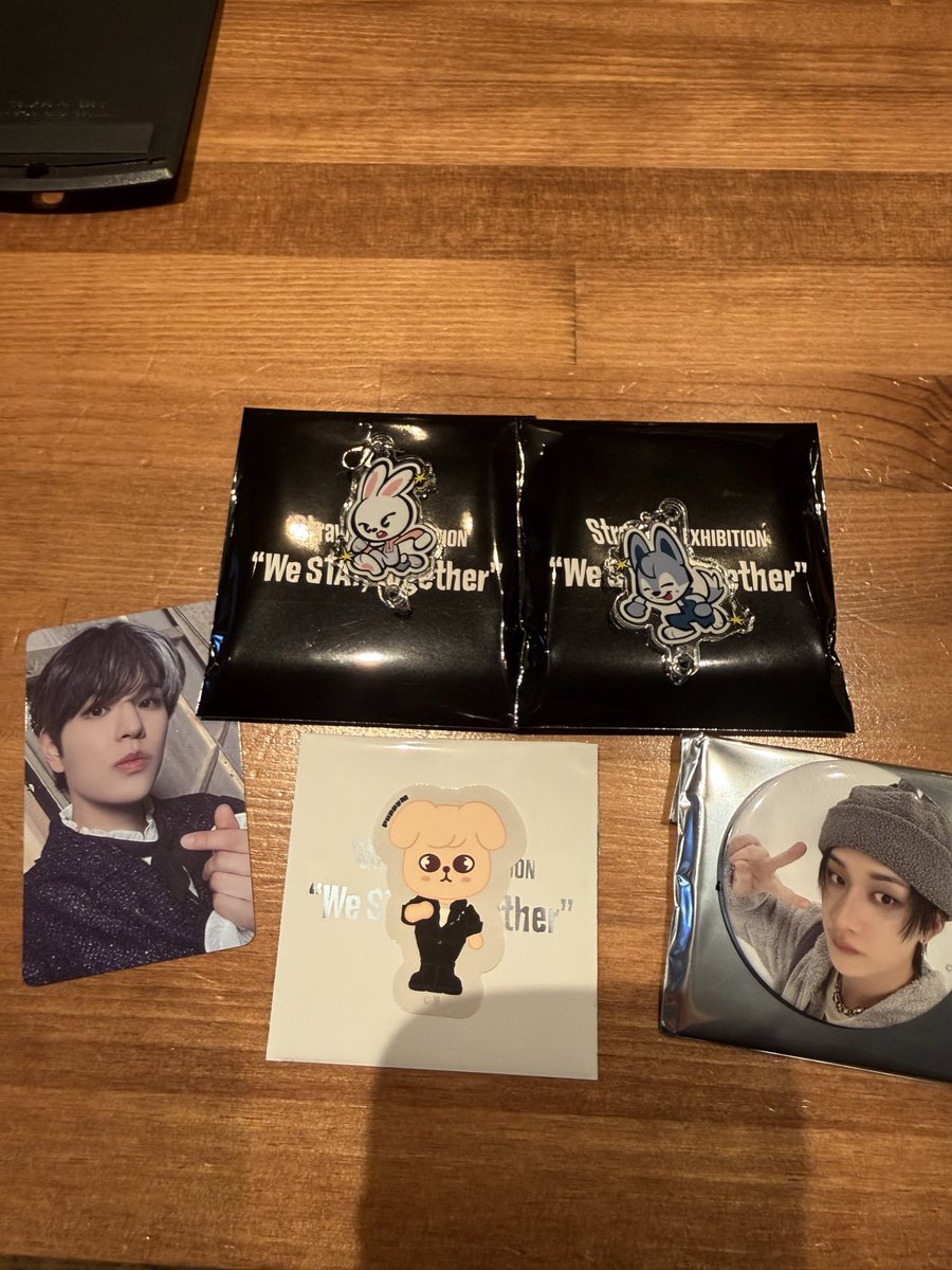 Stray Kids straykids スキズ EXHIBITION 特典 会場限定 封入 FC トレカ 交換 

譲 写真のもの
求  ハン🐿

丸ビルに居るので本日現地交換してくれる方お声がけください🙇‍♀️