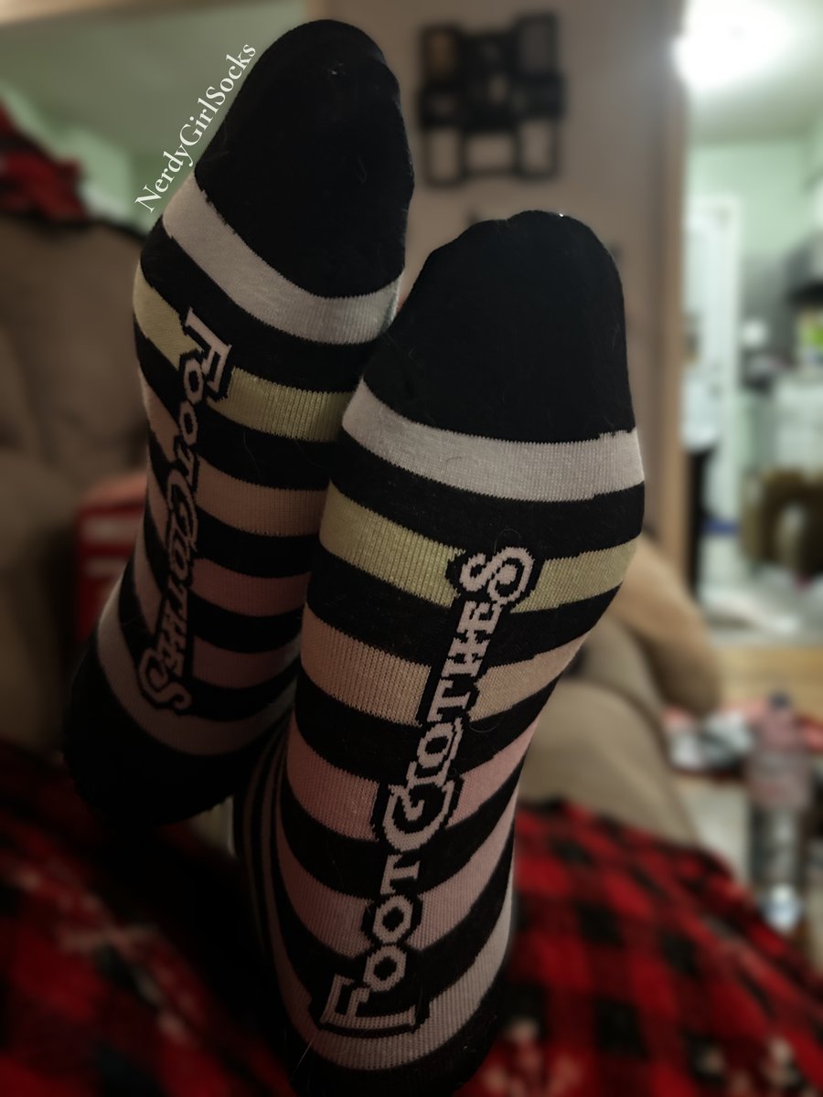 NerdyGirlSocks's tweet photo. While watching the #Grammys last night my husband just couldn't stop taking pics of my cute new #FootClothes kneesocks! (2/2)
#socks #sockseller #kneesocks #stripedsocks #feet #fypシviral #explorepage https://t.co/1eUC3Izpdw