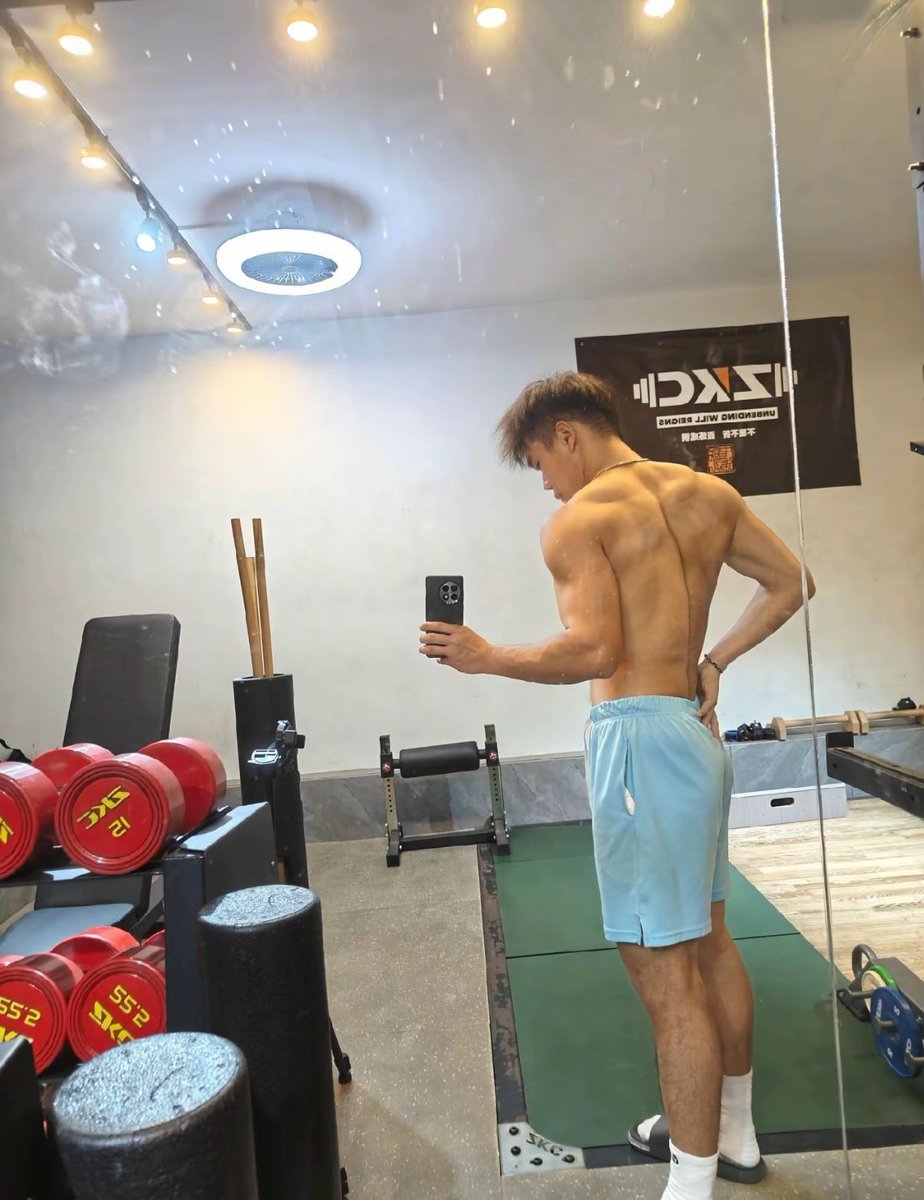 暴龙战士 tweet media