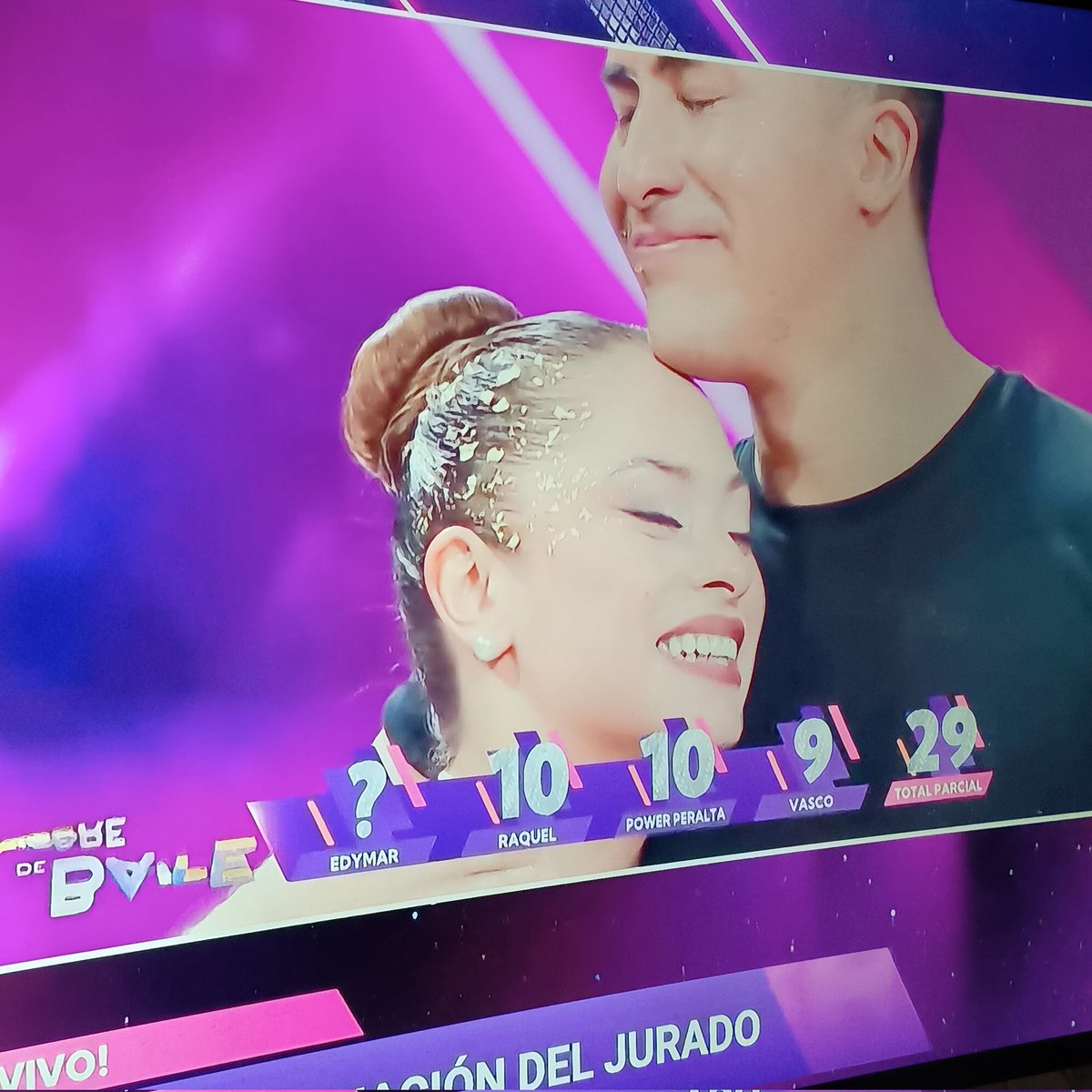 LO SEGUIRÉ DICIENDO, FELIZ DE NO EQUIVOCARME CONTIGO, ORGULLOSO DE SER MERENGUITO, VIVA EL MERENGUISMO!!! 😭🥹❤️
#FiebredebaileCHV
#FiebredeSkar