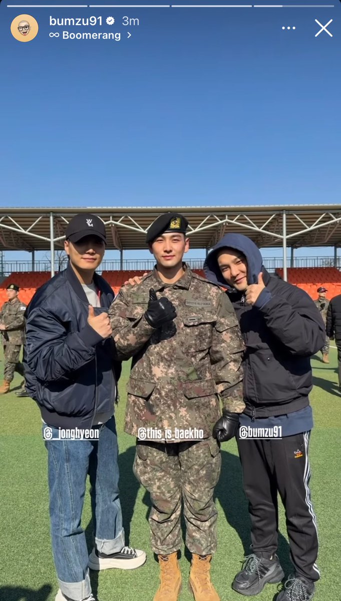 stbrm's tweet image. ฮือออออออออ ร้องไห้ สาวเลิฟกอดคอ นิสอีสมันคือครอบครัว มันไม่มีทางแยกจากกันได้ พี่บอมจูพระผู้ให้ ขอบคุณที่คอยดูแลเด็กๆเพลดิสทุกรุ่นมาตลอดไม่เคยทอดทิ้ง วันสำคัญ หน้าที่สำคัญ ติดเข็มก็ยังให้จงฮยอนเป็นคนทำ #NUEST #뉴이스트 #백호 #김종현 #BUMZU