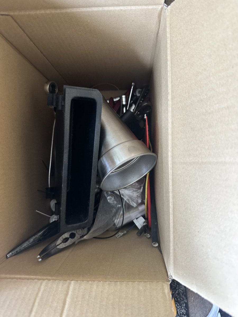 HotCrossCustom's tweet photo. 人の道具をこう言う扱いする。
ほんとクズやな https://t.co/4x2xzzIqTS