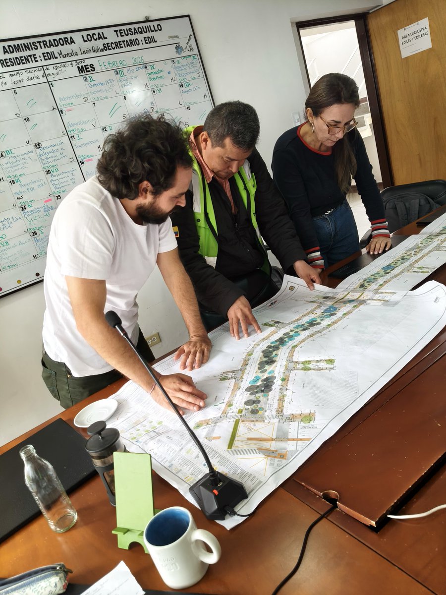 🚧 Hoy en #Teusaquillo hicimos seguimiento a las obras de la Carrera 40 (cicloruta + espacio público), articuladas con Regiotram.
Escuchamos a entidades, ediles y comunidad sobre movilidad, árboles, seguridad e impacto en el barrio.
La JAL seguirá acompañando este proceso. 🤝