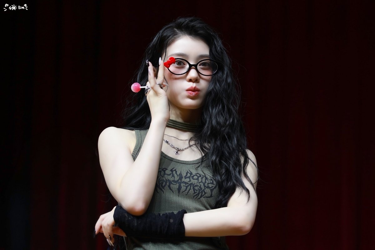 solin1112's tweet image. 250822

🎀👓

#케플러 #샤오팅 #션샤오팅
#Kep1er #XIAOTING
#沈小婷 #シャオティン