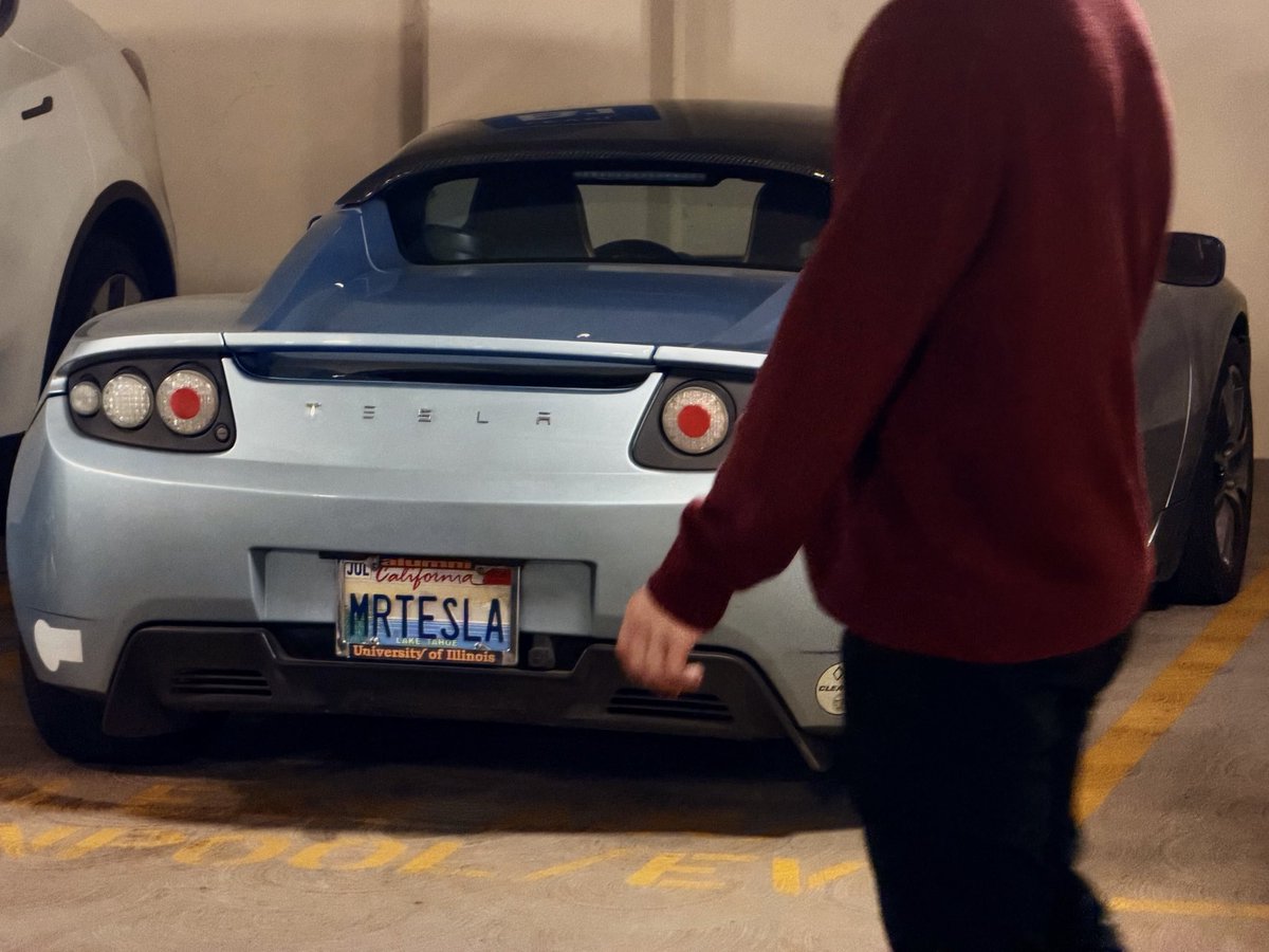 2nd Roadster ever owned by Tesla cofounder Martin Eberhard parked outside of Zareen’s

Palo Alto supremacy.