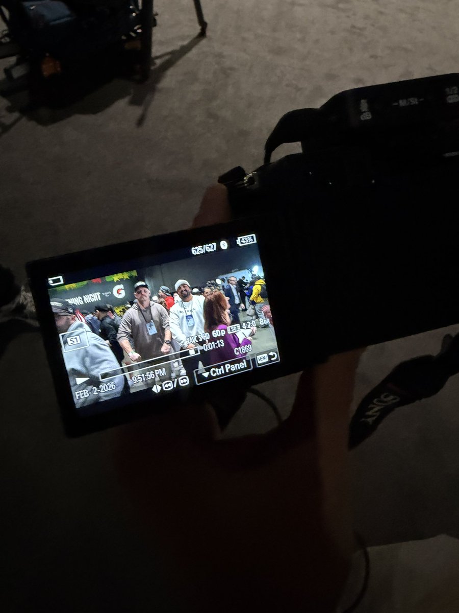 davidhondal_'s tweet image. Night 1 in the books 🏈 

WHAT A NIGHT IT WAS - Videos coming 🔜 

@TranquiloSports @TheDiveBarPod 

#SuperBowl  #mediarow #nfl #Patriots #Seahawks 

@RapSheet @_willcompton @jaxon_smith1