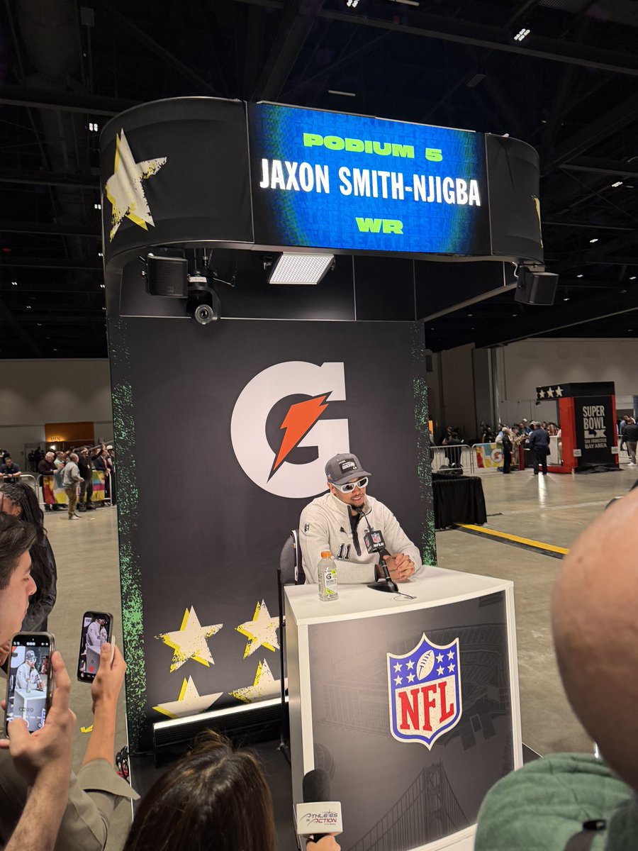 davidhondal_'s tweet image. Night 1 in the books 🏈 

WHAT A NIGHT IT WAS - Videos coming 🔜 

@TranquiloSports @TheDiveBarPod 

#SuperBowl  #mediarow #nfl #Patriots #Seahawks 

@RapSheet @_willcompton @jaxon_smith1