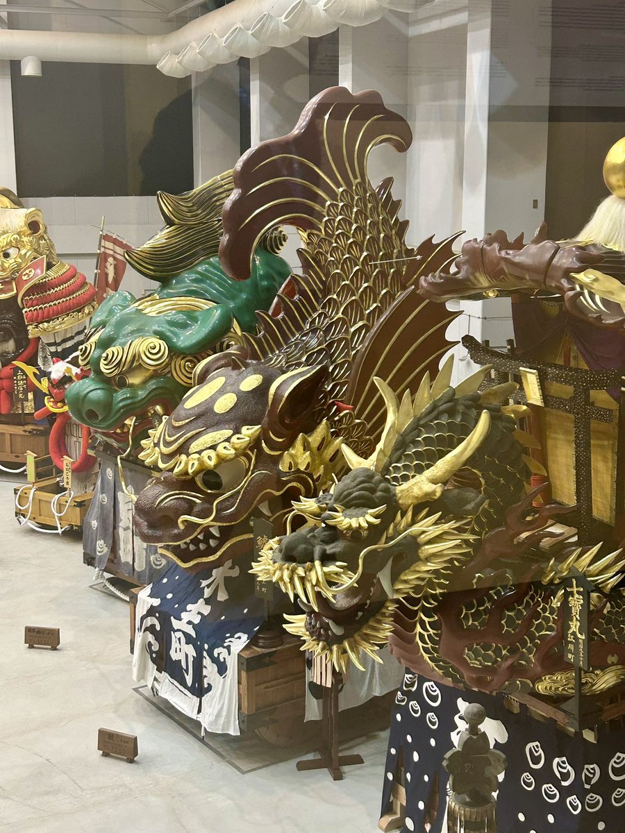 唐津くんちの曳山を見学。 貴重な11番曳山『酒呑童子と源頼光の兜』の