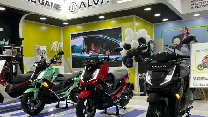 KerjaHasil_id's tweet photo. Silahkan berkompetisi. Pemerintah cukup awasi dunia usaha, tak perlu lagi beri insentif. #evehicle #motorlistrik #tkdn #insentif #greenenergy @Kemenperin_RI
Tanpa Subsidi, Penjualan Motor Listrik 2026 Tetap Naik 10 Persen
https://t.co/JyoSEirhYG https://t.co/halOeJMNYQ