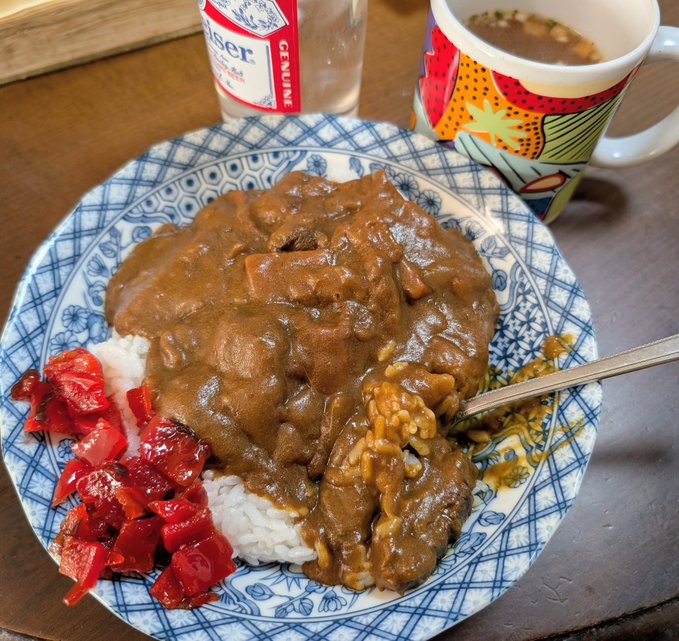 朝カレー。今回は半量で作ったのでコレでカレーは終了。最後はウルトラ式簡易ドライカレーか。 