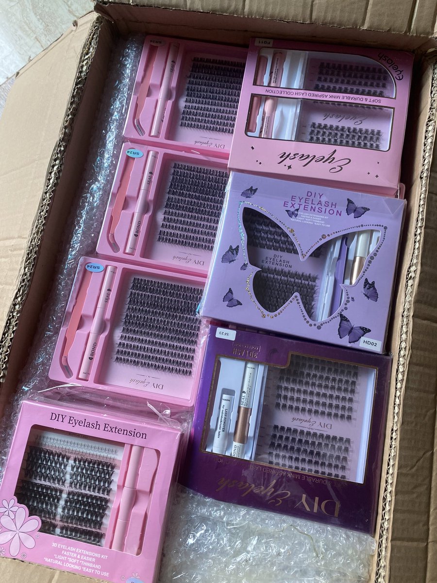 gra_cey24's tweet photo. DIY Cluster Lashes 

Complete Kit: 
🔅1 pair of tweezers 
🔅1 bond and seal
🔅1 Lash remover

Price : 9,800 - 10,500
Length; 10 - 16MM 

Wholesale 07057033943
Location: Benin City 
- Nationewide Delivery 
#Benincity #clusterlashes #lashvendor #beauty #diy https://t.co/GLHNN8IrMq