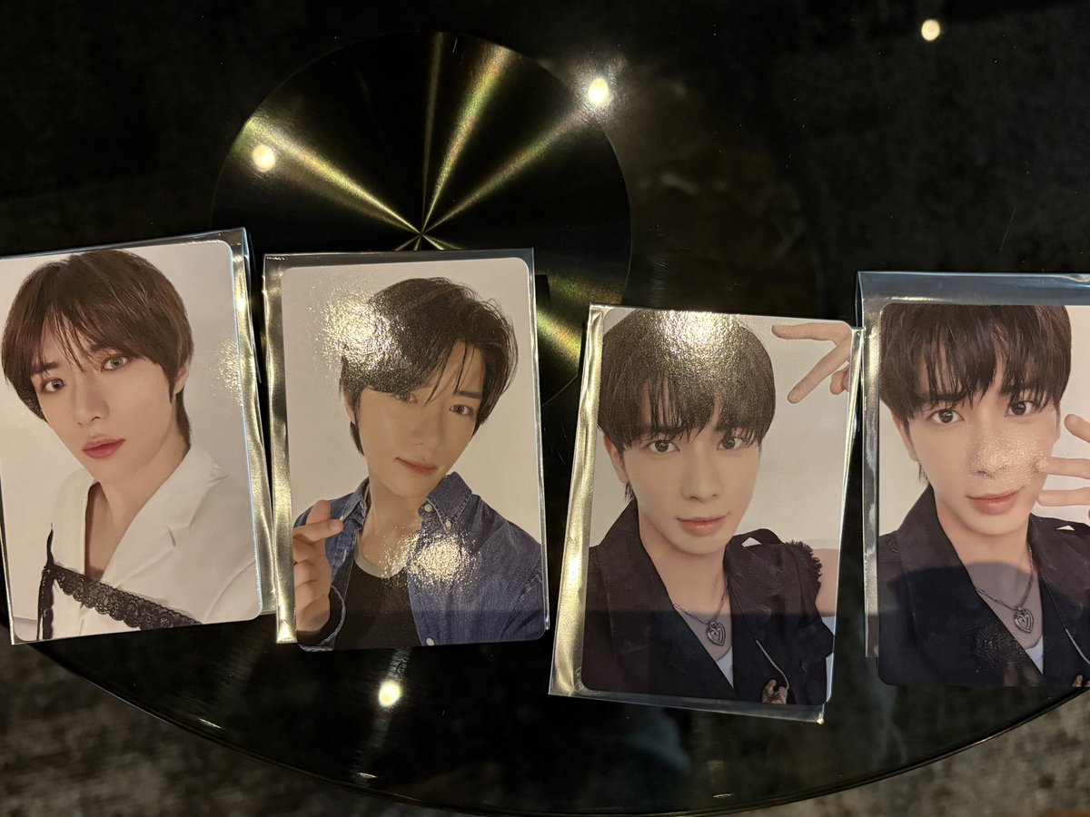 feb5_02's tweet photo. TOMORROW X TOGETHER TXT トゥバ 
特典 トレカ 交換
VR CONCERT : HEART ATTACK

譲) ボムギュ、テヒョン

求) ヨンジュン

写真が光って見にくくてすみません
郵送希望です‼︎
お気軽にお声掛けください♬ https://t.co/8De2EhV1U1