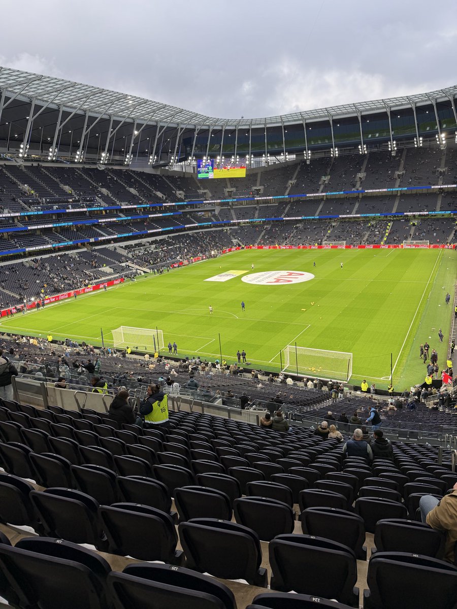 sean1972's tweet photo. @LdLTHFC We, weren’t sitting to far from you, I think. https://t.co/NXxOIIZ69g