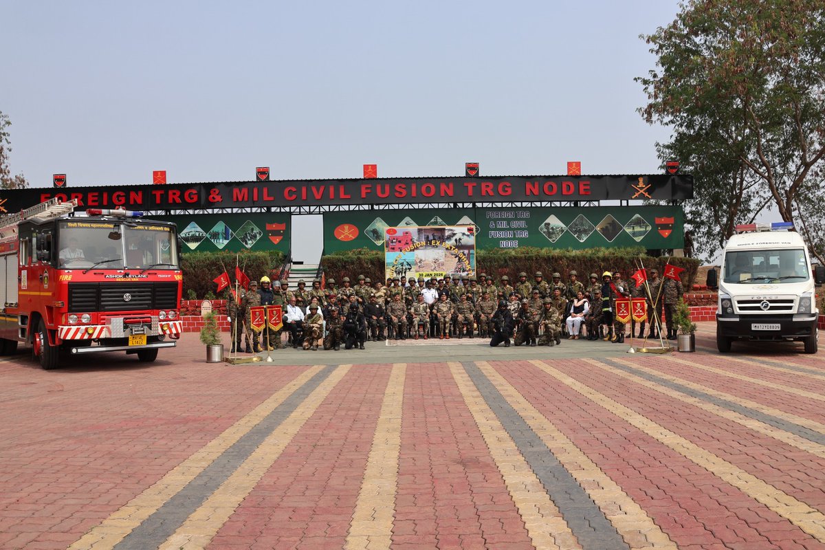 CISFWest's tweet photo. After #CapsuleTraining on #CounterTerrorism & #QRTSkillEnhancement @ #AundhMilitaryStation Pune,Joint Mock Drill was conducted with #CISF #IndianArmy #ForceOne #StatePolice #ATS #BDDS #FireDept #NDMA. An #AMAR demo by CISF was attended by ADG (South),IG (WS) & DIG (WZ-1)@CISFHQrs https://t.co/DGLITEIIPN