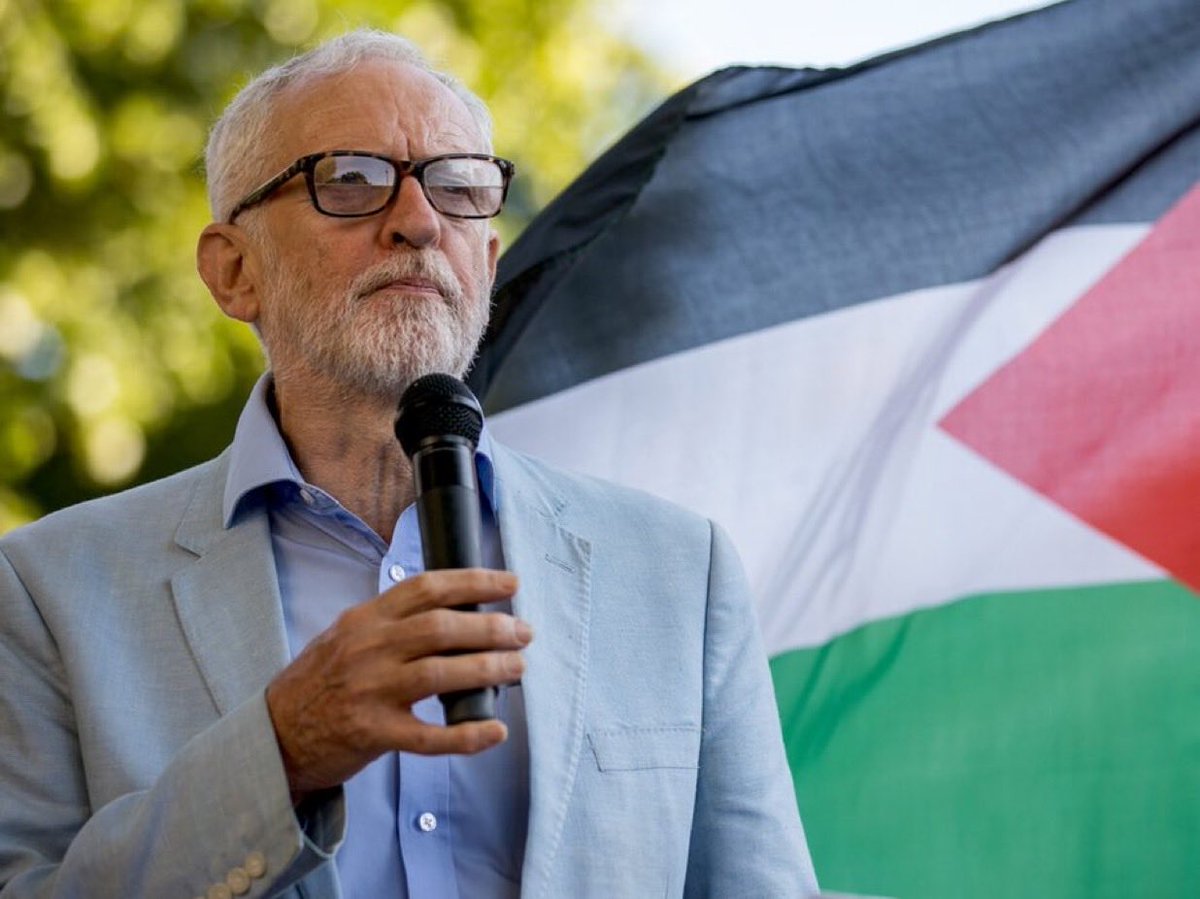 🔴 برطانوی سیاستدان جیرمی کوربن:

“ٹرمپ کی ‘امن کونسل’ امن کے بجائے لوٹ مار سے تعلق رکھتی ہے؛ یہ دراصل ایک چوروں کی کونسل ہے۔

غزہ کے مستقبل کا فیصلہ صرف فلسطینی عوام کریں گے، کوئی اور نہیں۔”