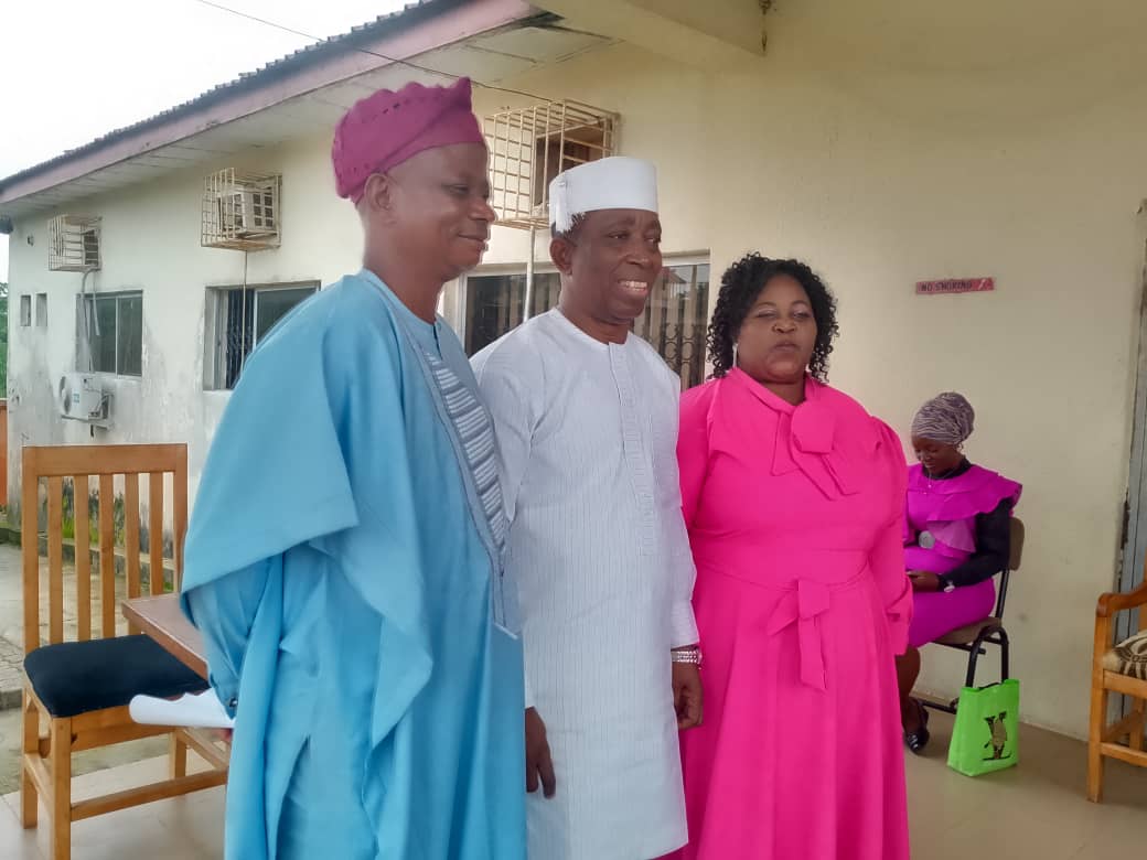 Who does that as a #leader?

Leads with impact… and leaves footprints in less than five months.

Congratulations to Mr. Olufemi Fulani,  for vision-driven #leadership.

You didn’t just lead—you lived.

Thanks for living, not just existing. 👏🏽✨

positivefm1025.com/2026/02/01/fro…

#Impact