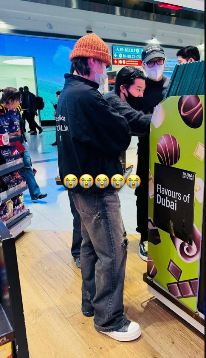 _mistko's tweet image. يعني اجو لدبي بالغلط !! 😭😭😭