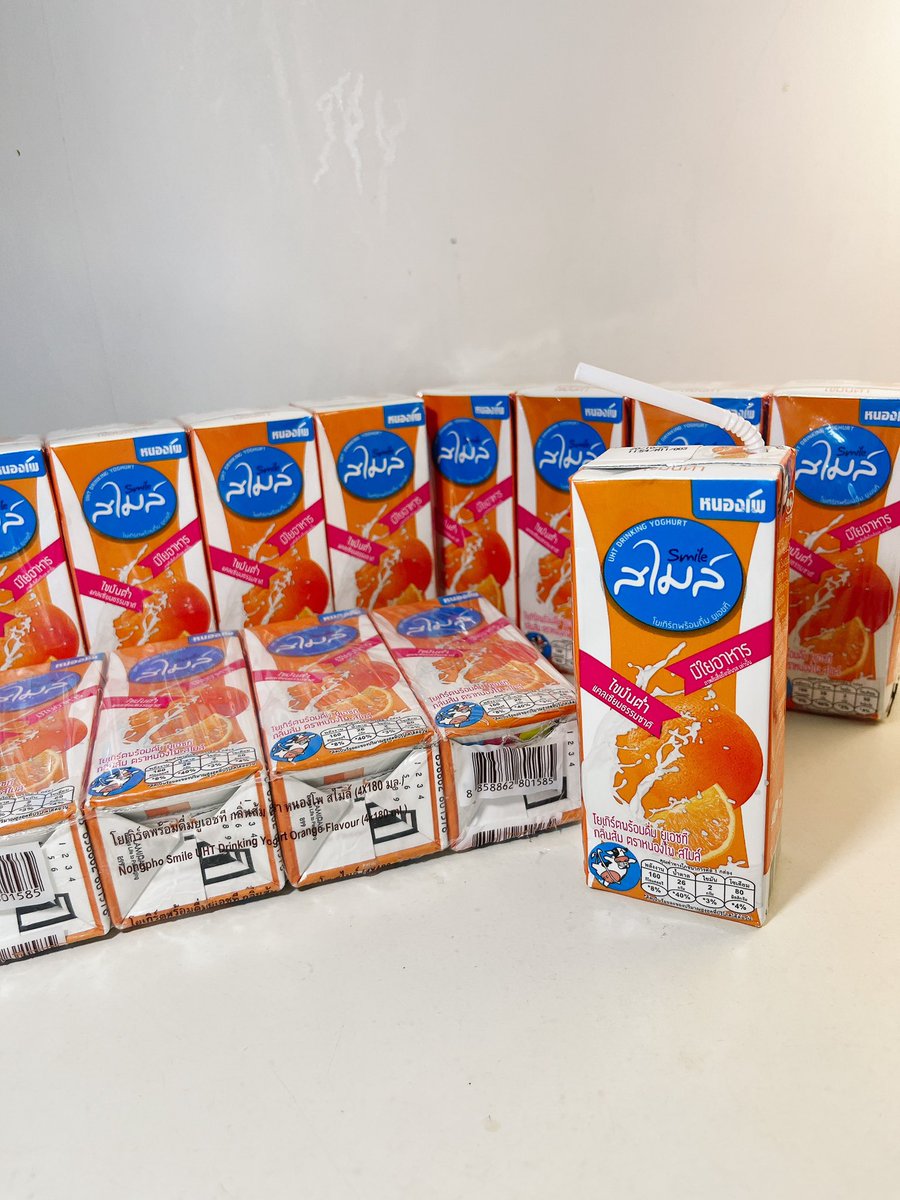 rukkumto's tweet image. มาอุดหนุนแบรนด์ไทย และช่วยเกษตรกรผู้เลี้ยงโคนมไทยกันเถอะ !!! นมหนองโพแบบโยเกิร์ตพร้อมดื่มเค้ามีหลายรสชาติให้เลือก ส่วนตัวชอบรสส้ม อร่อยมากกกกก ไม่แช่เย็นก็อร่อย มีไฟเบอร์และใยอาหารช่วยการขับถ่าย สูตรนี้เป็นแบบไขมันต่ำ ดื่มได้ดื่มดี 👍

#นมหนองโพ #topvalue