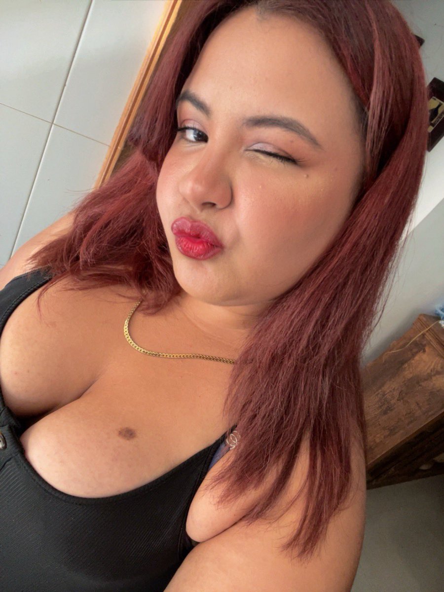 Sweetmiley95's tweet photo. do you want to be the first to give me milk? #buyingcontent https://t.co/QoshT7C67r