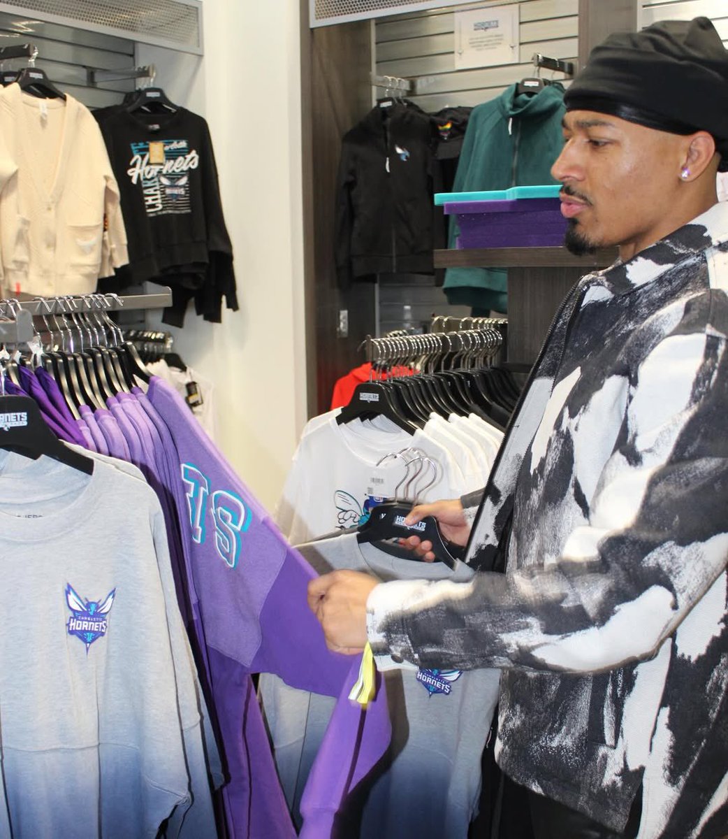 The checks still clear. ⊛ NOT @MercedesVarnado. tweet media