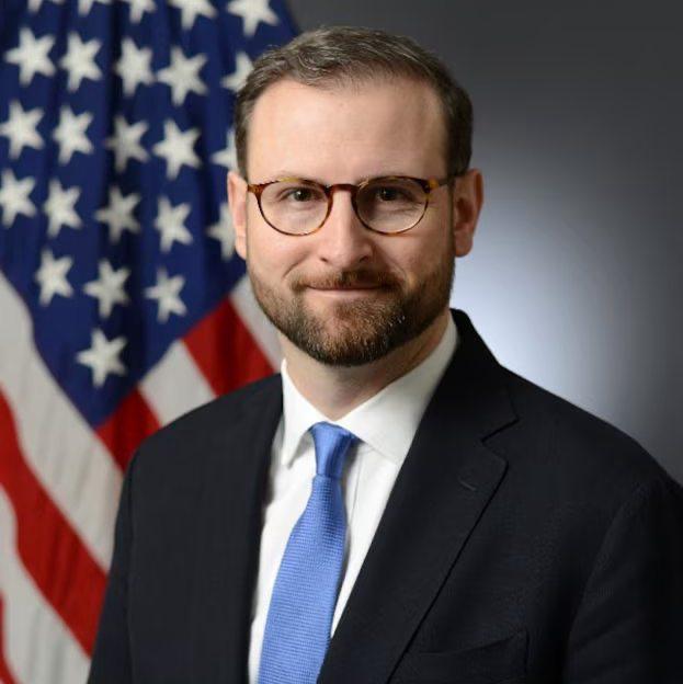AlphaMoonVC's tweet photo. 📌NEW: White House crypto advisor Patrick Witt says the meeting on stablecoin rewards and yield was "constructive, fact-based, and solutions-oriented.” https://t.co/SqnJykqyUH