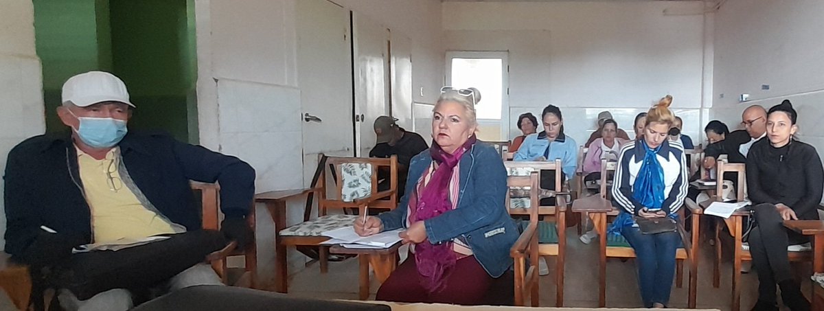 #SaludRafaelFreyre En el Día de hoy el Director General de Salud en nuestro municipio #FreyreLaTierraMásHermosa  realiza la reunión de puntualización de las tareas de la semana con su equipo de trabajo.
#HolguinEsSalud 
#CubaPorLaVida