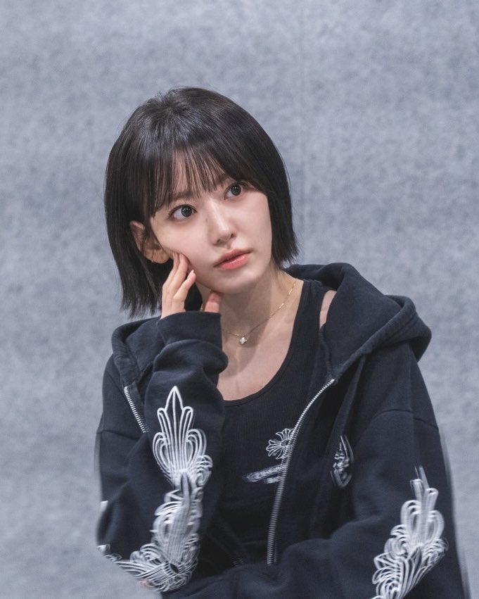SAKURA is expected to appear on Psick Univ today at 7 PM KST!