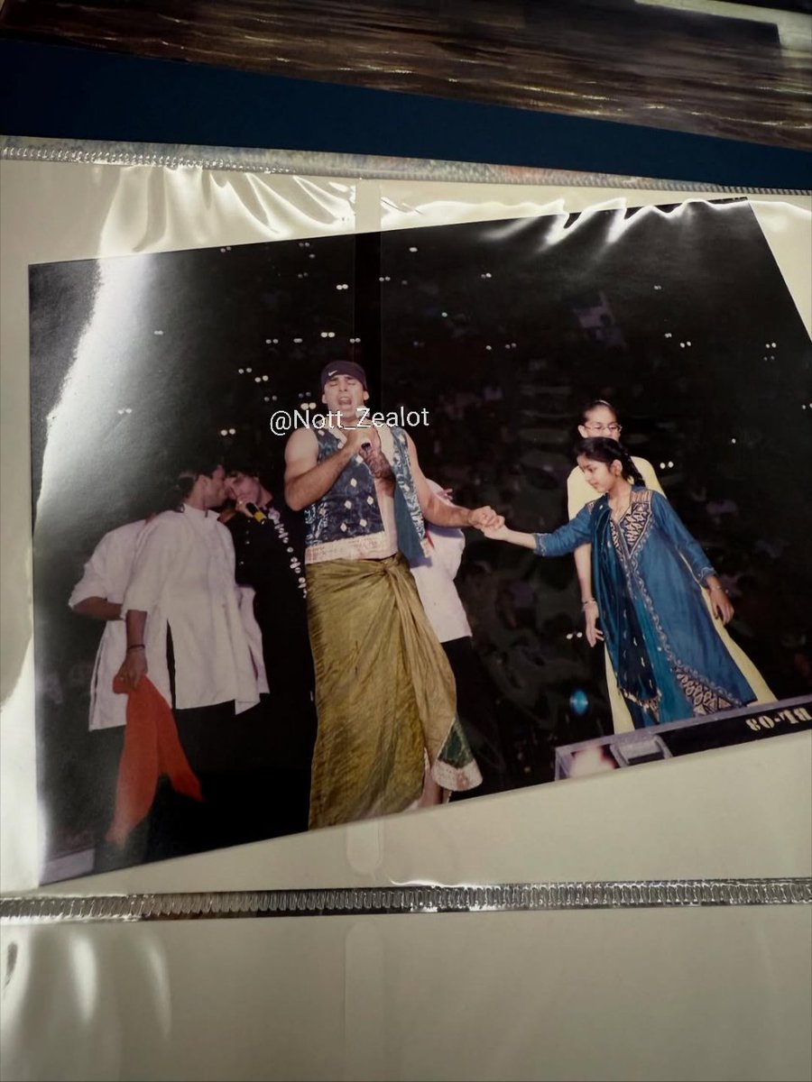 Nott_Zealot's tweet photo. Two rare, unseen and old photos of Akshay Kumar sir and one photo of Twinkle Khanna madam as well.

#AkshayKumar
#TwinkleKhanna

@akshaykumar @mrsfunnybones

#KingKumar
#MrsFunnyBones https://t.co/CEiQpu4RxO