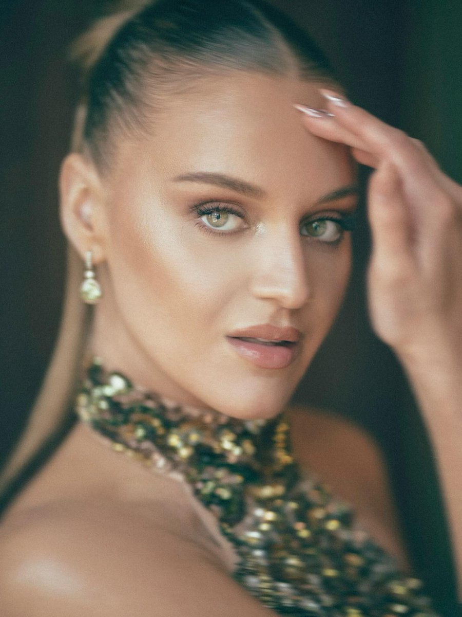 Kelseabalerrni's tweet image. but hey what can i say, i got patterns. 🤞🏼