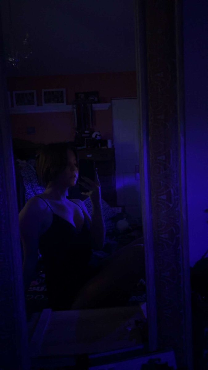 SCHIZO GIRL tweet media