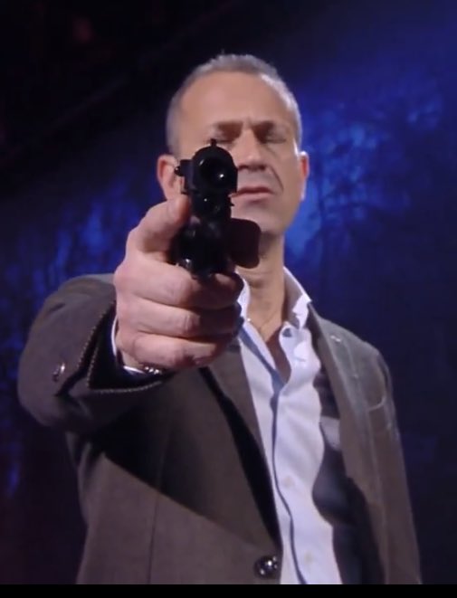 LiberoPetrucci's tweet image. L’immagine più evocativa di questo governo.
Vale più di mille parole, di ogni analisi, di ogni valutazione.
Prende dritto il cuore.
Questo e quello che sono, questo è quello che vogliono.