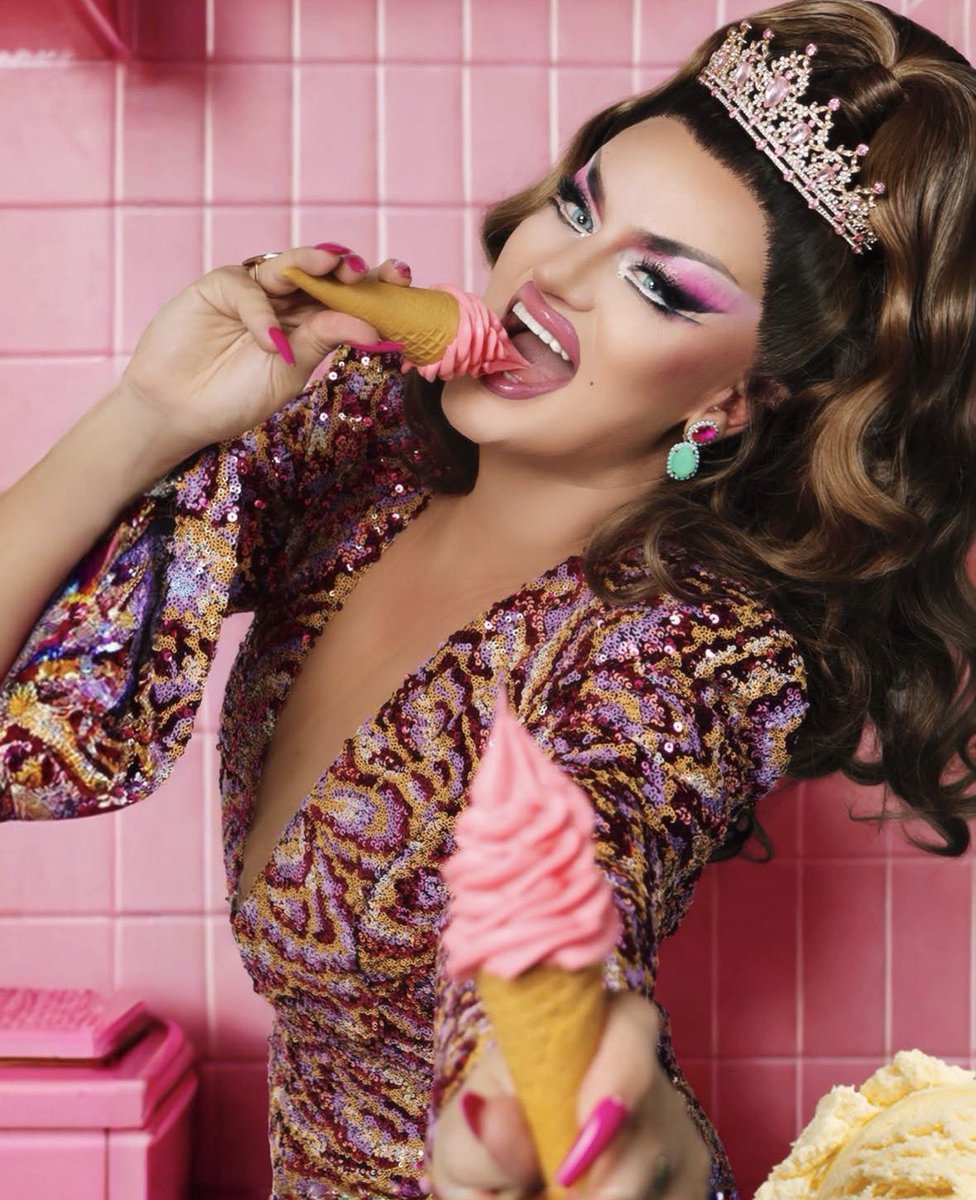 Drag_Crave's tweet photo. ⭐️DAILY PHOTO DUMP 1/6⭐️

Max Drag Queen, Srirasha Hotsauce, Pink Chadora &amp; Karna Ford stun in new photos. https://t.co/oDokeqz4rk
