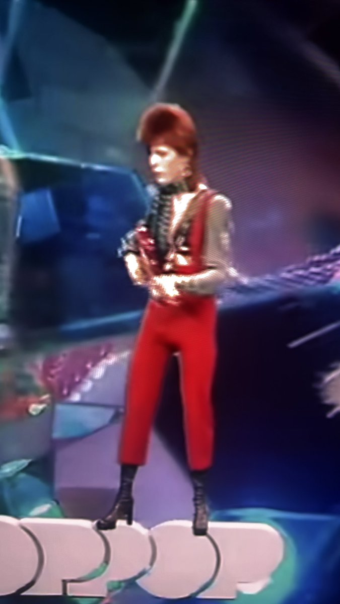 Thomas5098's tweet photo. Do David Bowie skins @EmbarkStudios https://t.co/Xjy6p8yPNf