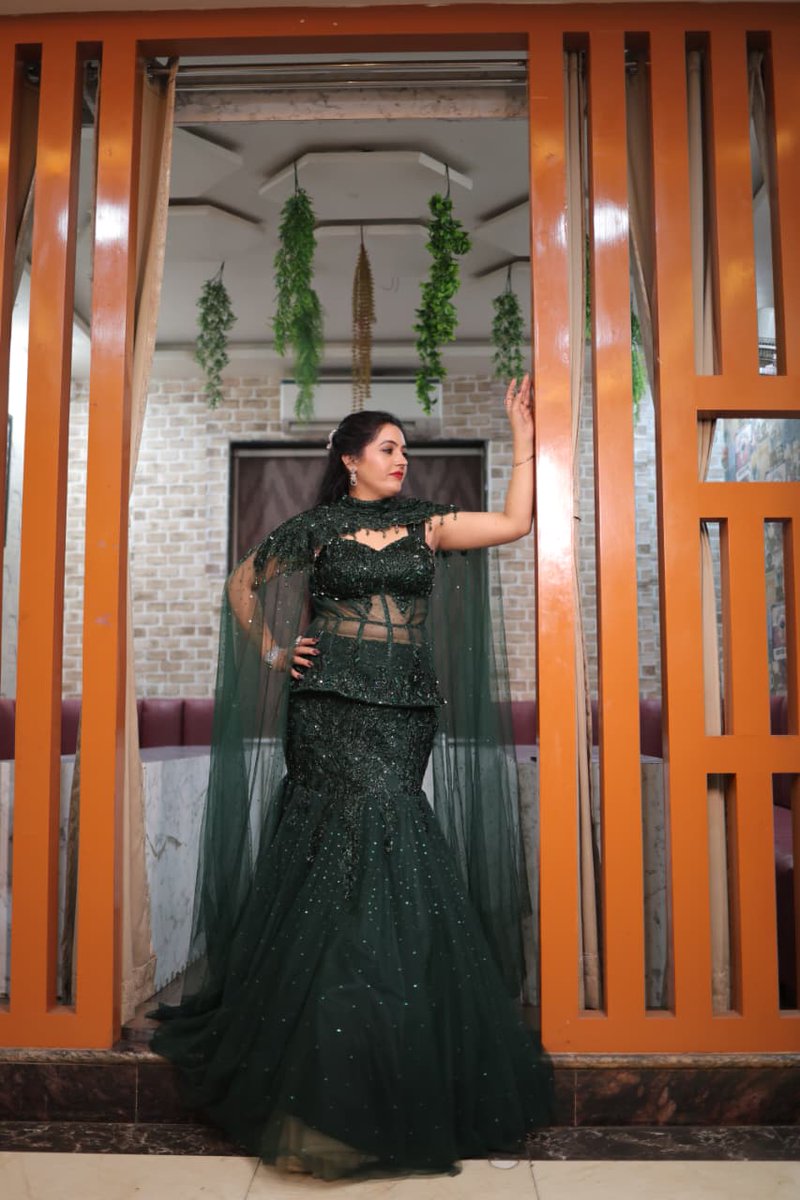 monalisa_spa's tweet image. ✨ Monalisha ke look mein royal elegance ✨
⚡ Jab party makeup ho flawless aur confidence har frame mein shine kare.
💐 Soft glam, bold grace — Monalisha ready to own the night.
#MonalishaLook #PartyMakeup #FlawlessMakeup #LuxuryLook #SandeepSinghMakeupArtist #Bharatpur