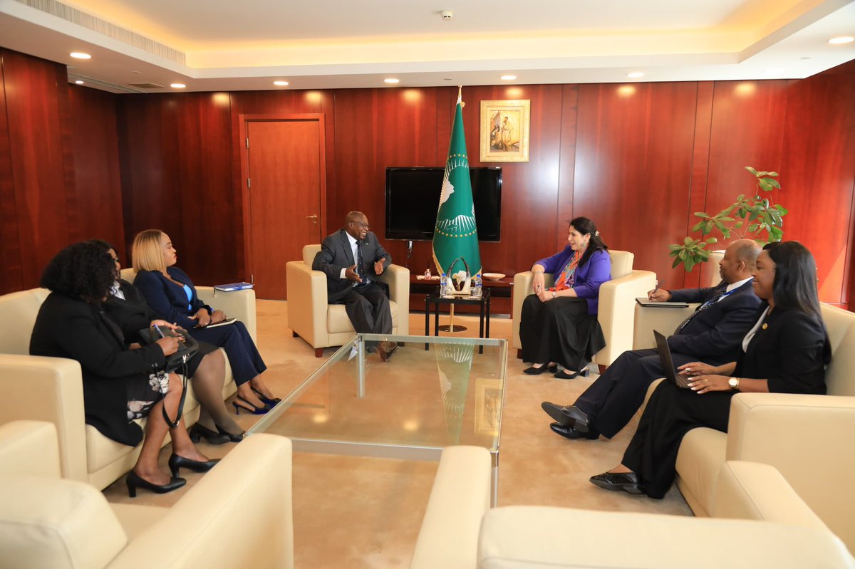 I was pleased of receiving H.E. Albert Muchanga, Ambassador of the Republic of #Zambia 🇿🇲 to the African Union, for a productive exchange at the <a href="/_AfricanUnion/">African Union</a> Headquarters.

Our discussions reaffirmed our shared commitment to close coordination in advancing our common vision for