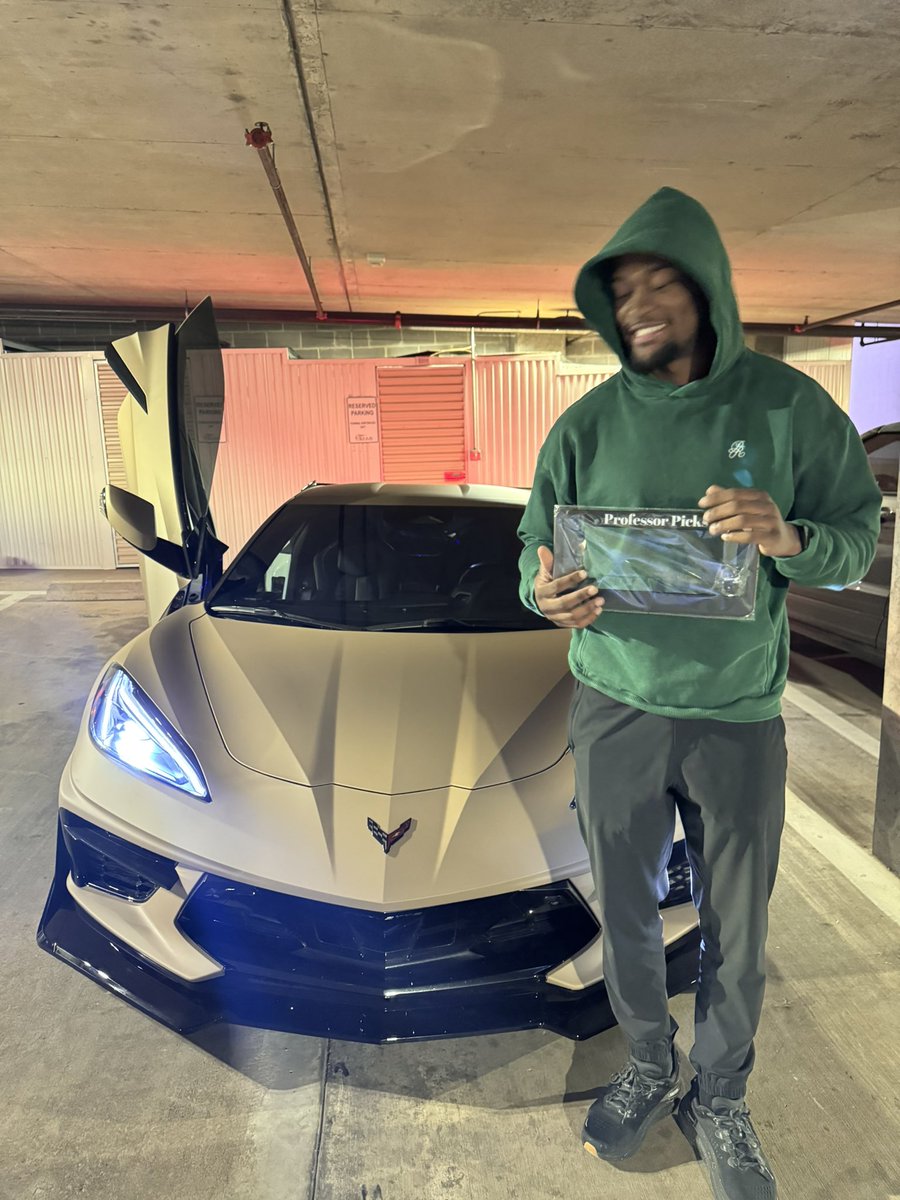 𝐏r𝐨f𝐞s𝐬o𝐫 𝐏i𝐜k𝐬 👨🔬🟩 tweet media