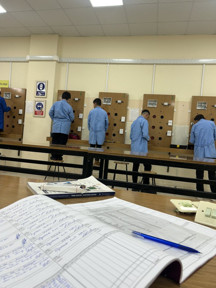 İşimizin başındayız 🔌💡