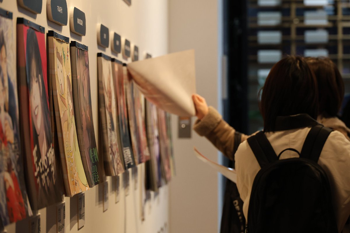 zenchi_dokusha's tweet photo. 【縦に読む物語：K-WEBTOON展】
駐日韓国文化院 1F ギャラリーMIにて開催中📷
本展示では #全知的な読者の視点から も参加しています。

原作ウェブトゥーンのイラストをポスターとしてもお持ち帰り頂けます📷
※とても貴重！！※

❐会期：〜2026年2月28日（土）10:00〜17:00
※祝日（2/11、2/23）と日曜日は休館日
❐ 会場：駐日韓国文化院 1F ギャラリーMI
(東京都新宿区四谷4-4-10 )

詳しくはコチラ⇓
https://t.co/bbYxLqyWu0